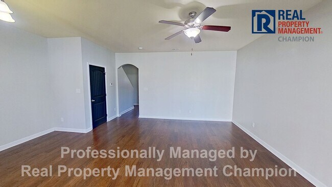 Building Photo - Beautiful Two-Story Townhome with Attached...