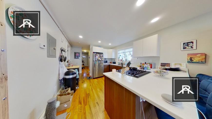 Foto principal - 2 bedroom in Boston MA 02130