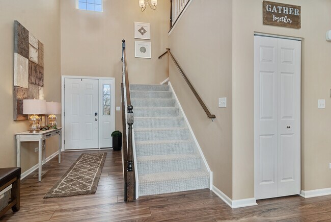 Foto del edificio - 911 Paisley Ln