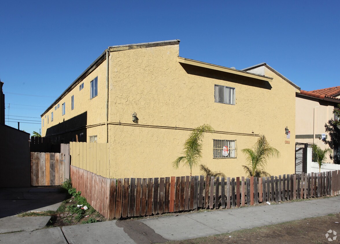 Foto del edificio - 3862 Van Dyke Ave