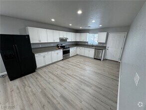 Building Photo - 4793 E Harmon Ave