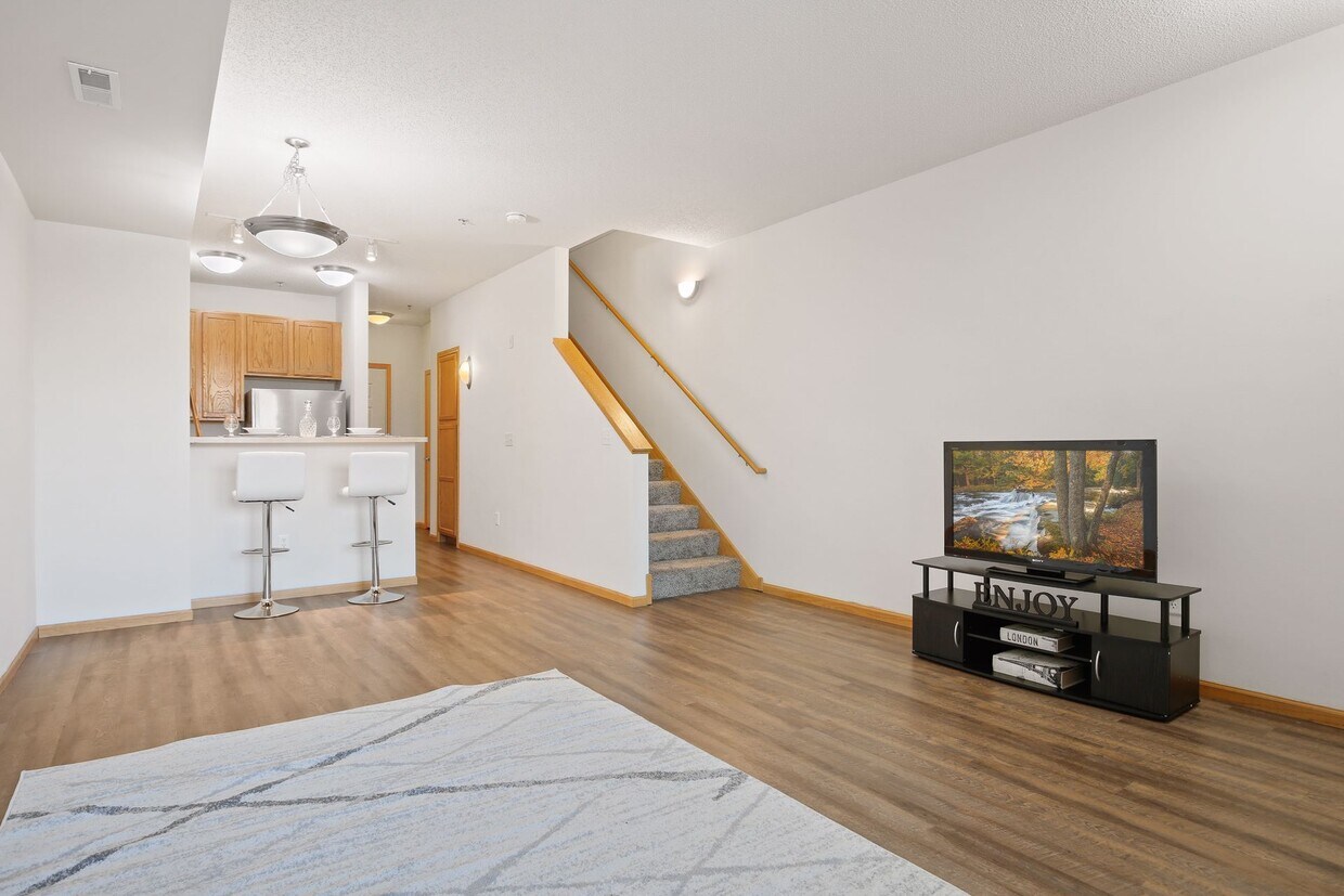 Foto principal - 150 E Burnsville Pkwy
