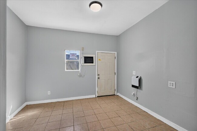 Foto del edificio - Affordable Studio Living with All Bills Paid!  $19.00 Application Fee Limited-Time Special: Move ...