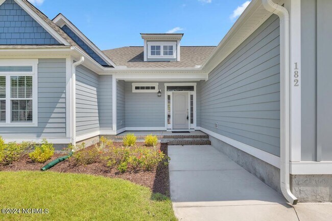 Foto del edificio - 182 Twining Rose Ln