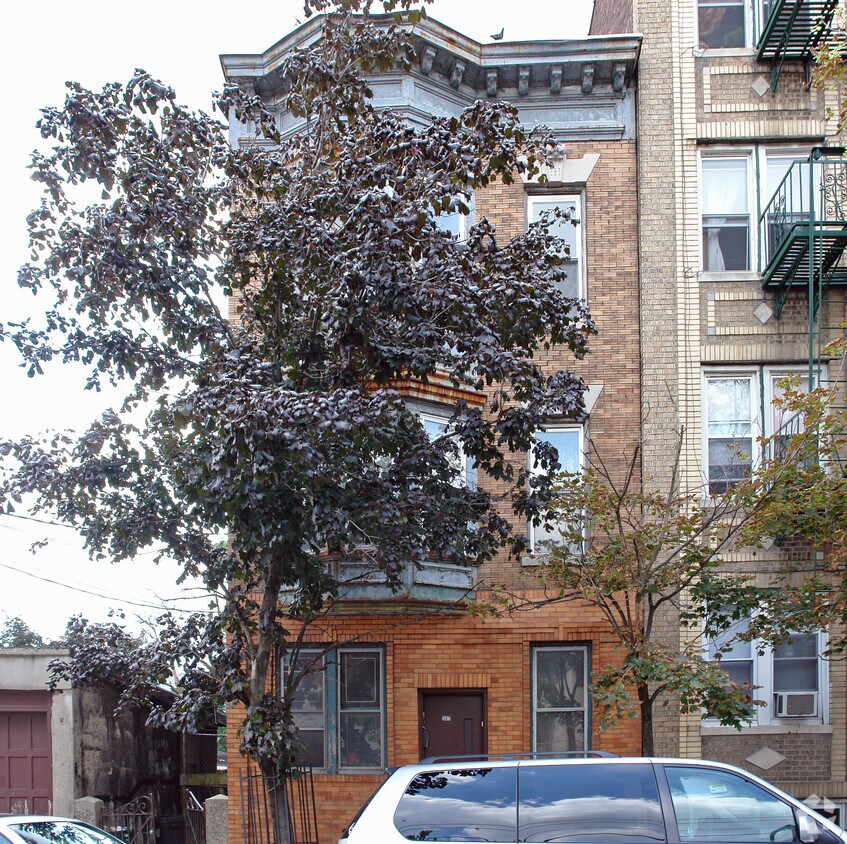 Building Photo - 307 62nd St
