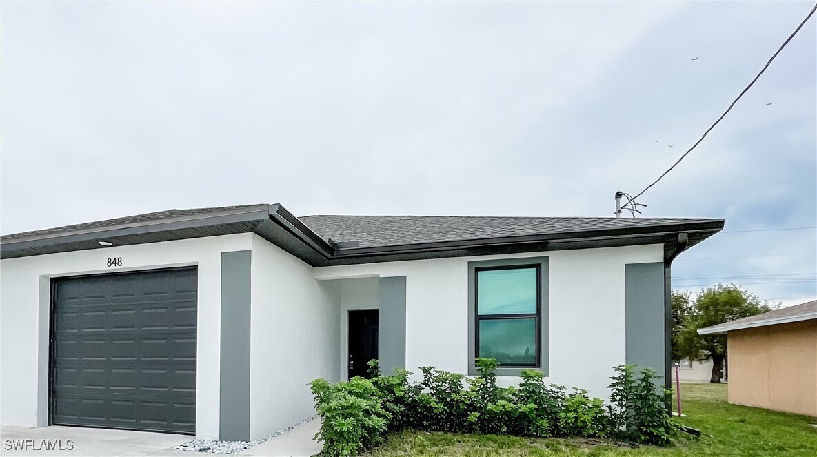 Foto principal - 848 SE 8th St