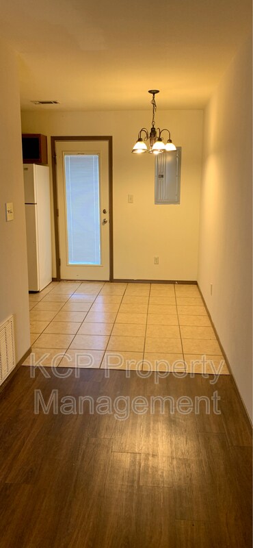 Foto del edificio - 3210 Phoenix Ave