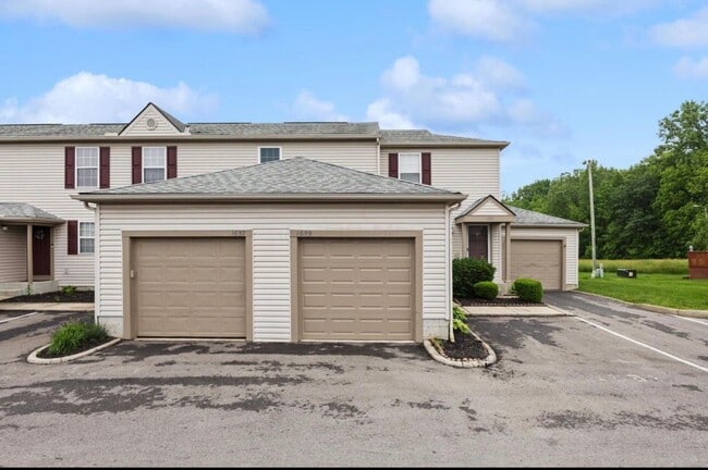 Building Photo - 1699 Ridgebury Dr