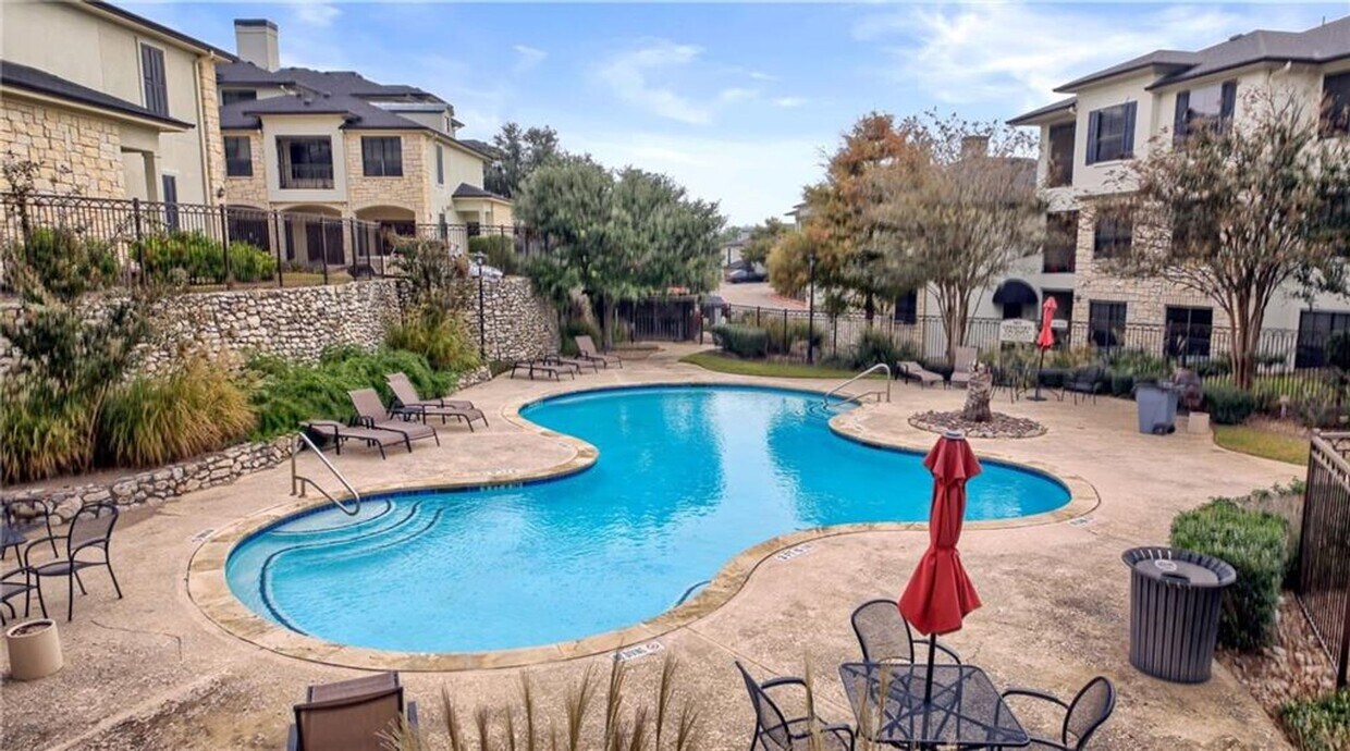 Foto principal - 7701 Rialto Blvd