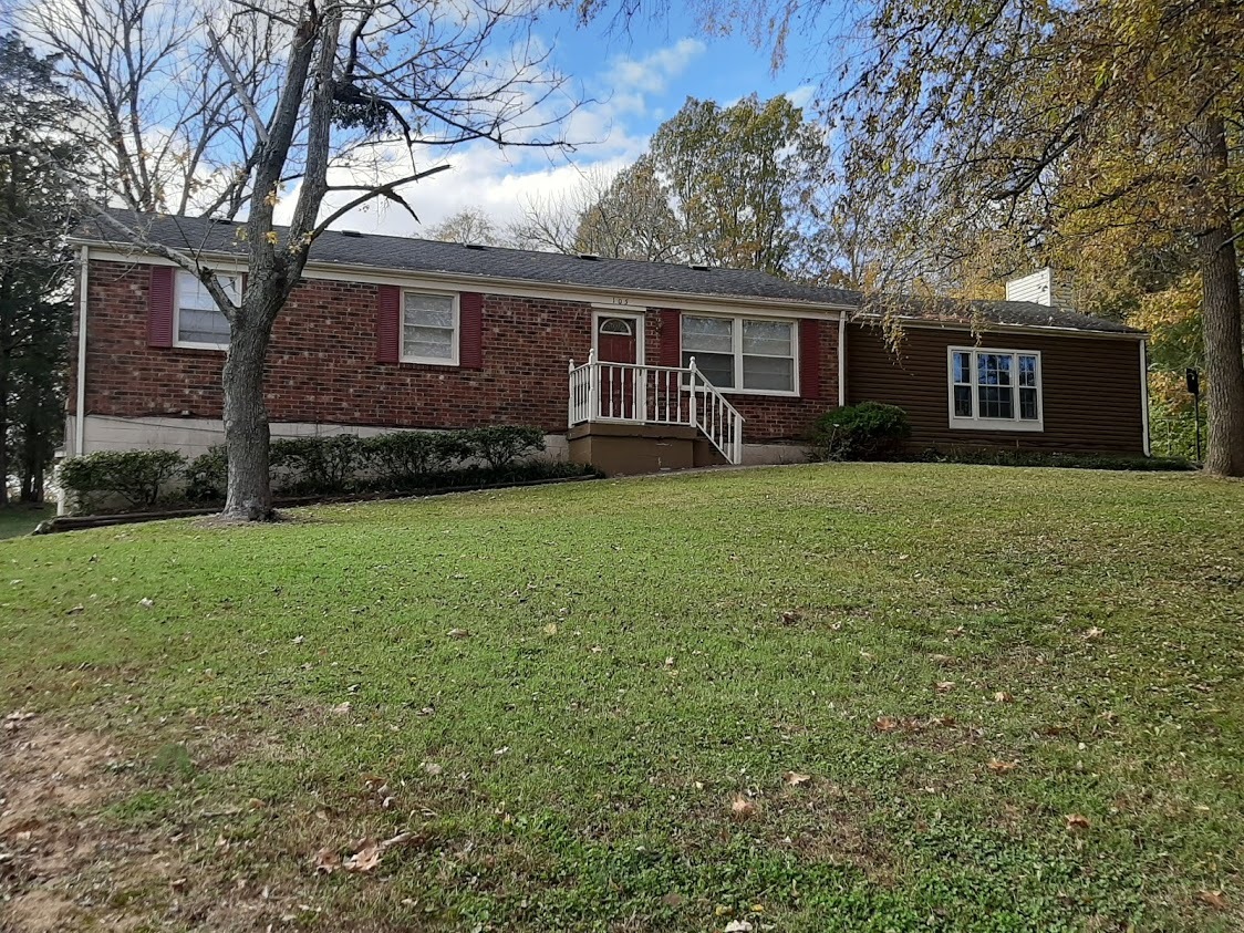 Primary Photo - 105 Travis St