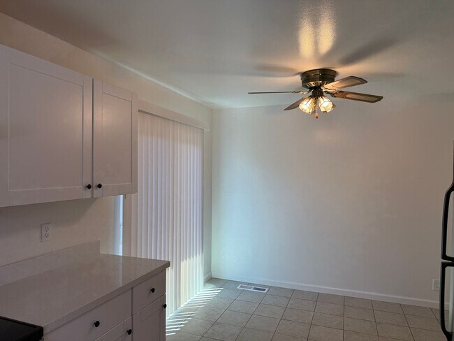 Foto del edificio - Blossom Valley Duplex