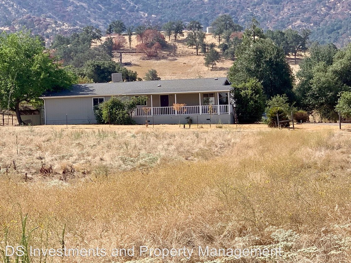Foto del edificio - 40713 Old Three Rivers Rd