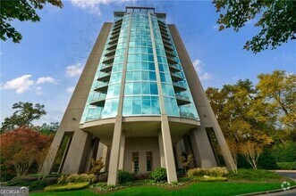 Building Photo - 3300 Windy Ridge Pkwy SE