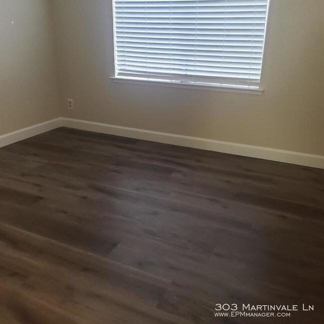 Building Photo - 303 Martinvale Ln