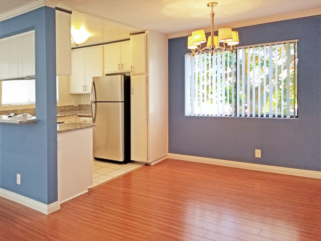 LIVING ROOM INTO KITCHEN - 4436 Franklin Ave