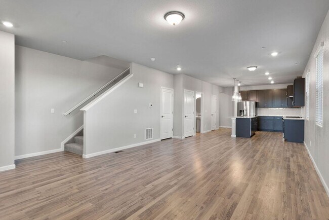 Building Photo - 3 Bedroom 2 1/2 New townhome