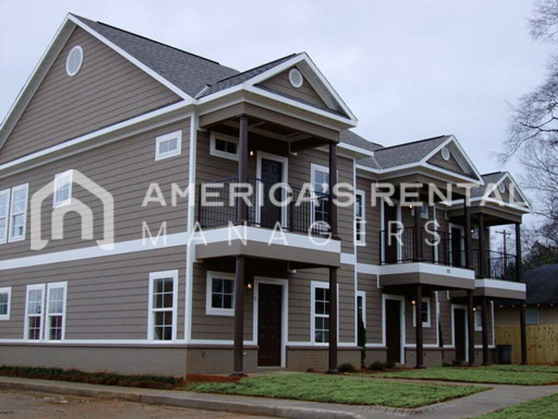 Primary Photo - Townhome For Rent in Tuscaloosa!! Availabl...