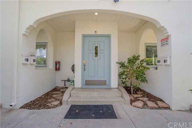 Building Photo - 86 N Catalina Ave