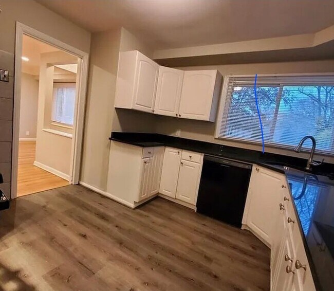 Foto del edificio - Welcome Home!!!  Oak Park 3 bedroom brick ranch
