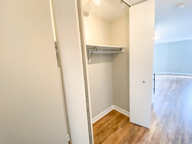 Foto del edificio - 3660 N Lake Shore Dr