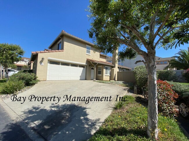 Building Photo - Creekbridge Area - 3 bedroom 3 bath home l...
