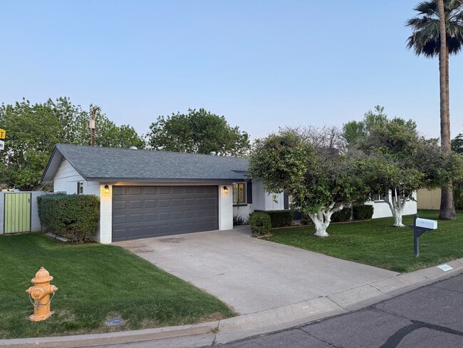 Photo - 8161 N 1st Dr House