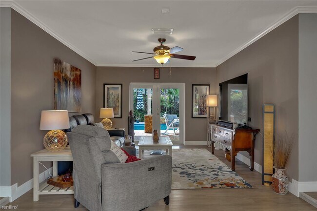 Foto del edificio - 3 br, 2 bath House - Mirror Lake Estates