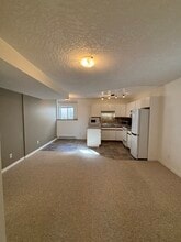 Building Photo - 1246 Alan Rd