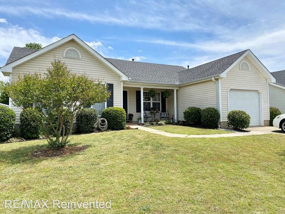 Primary Photo - 3 br, 2 bath House - 553 Wendover