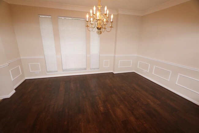 Building Photo - 6011 Hawkes Bay Ct