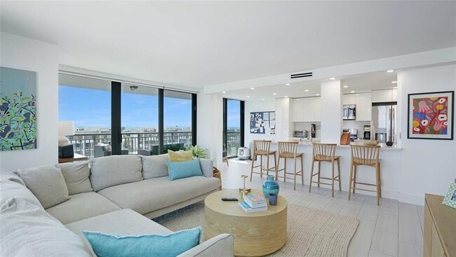 Foto del edificio - 3031 N Ocean Blvd