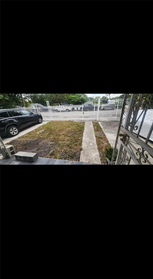 Building Photo - 1023 NW 33rd St