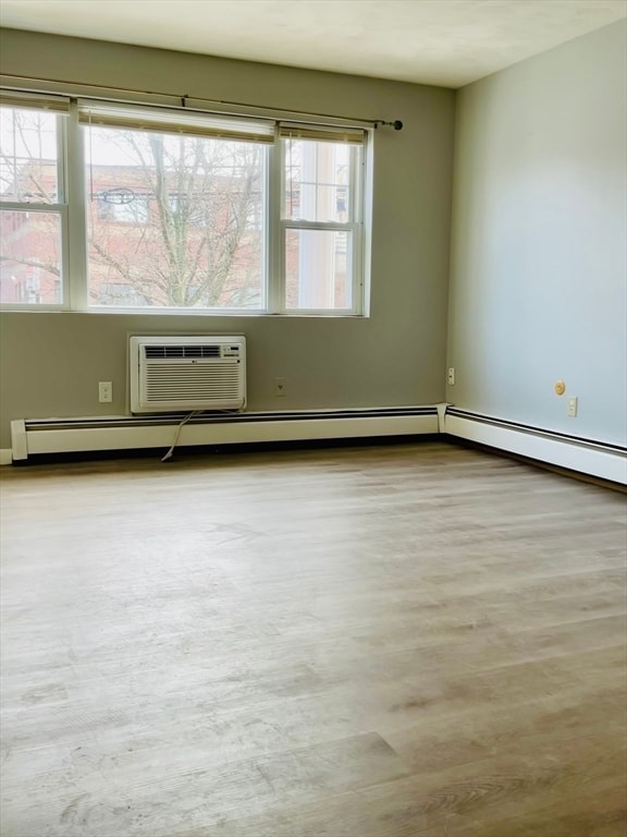 Building Photo - 924 Main St