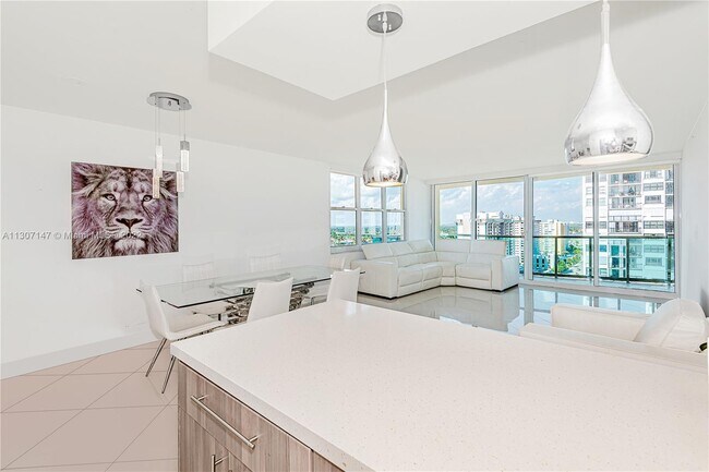 Foto del edificio - 2501 S Ocean Dr