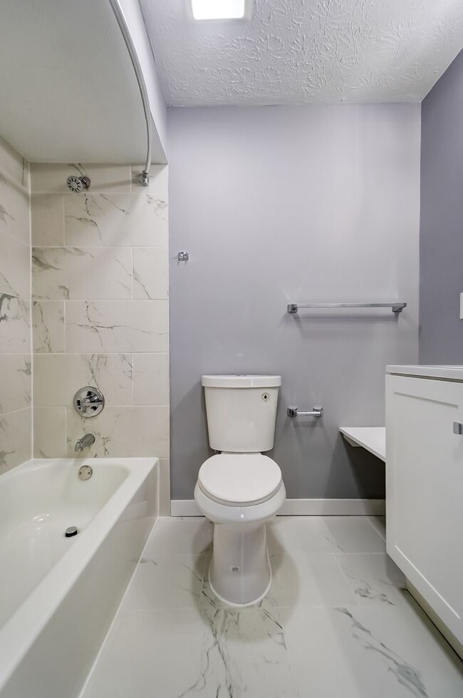 Interior Photo - Cascade Ridge