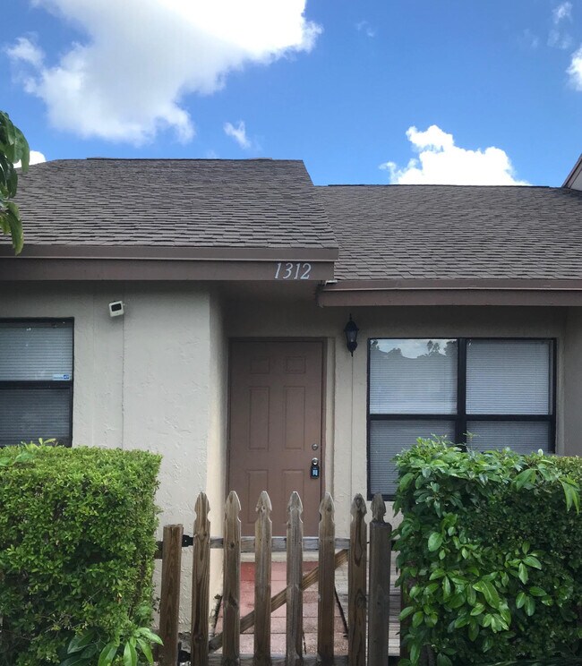 Building Photo - 1312  White Pine Drive  Wellington Fl 33414