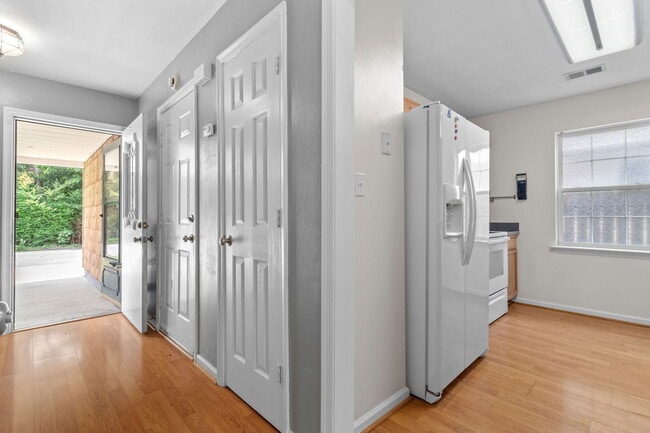 Building Photo - 5312 Pandoria Ave