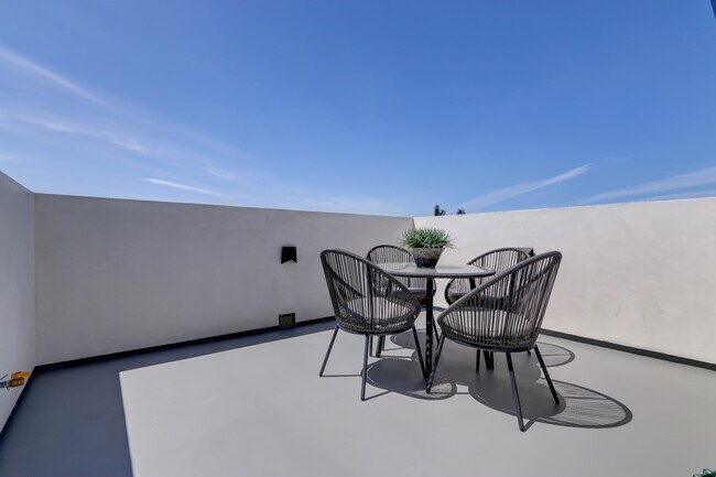 Foto del edificio - 1736 Morgan Ln