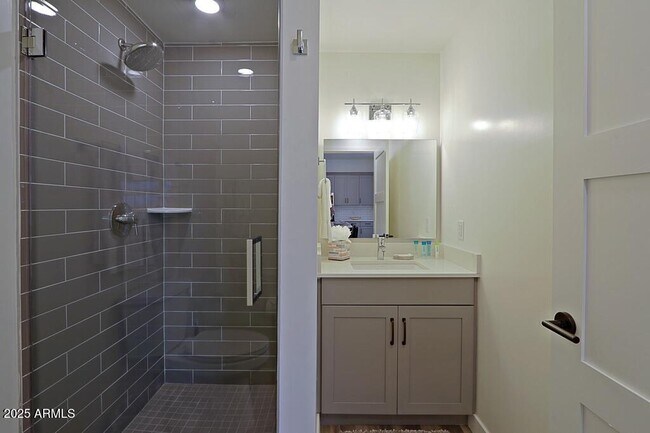 Foto del edificio - 475 N 9th St