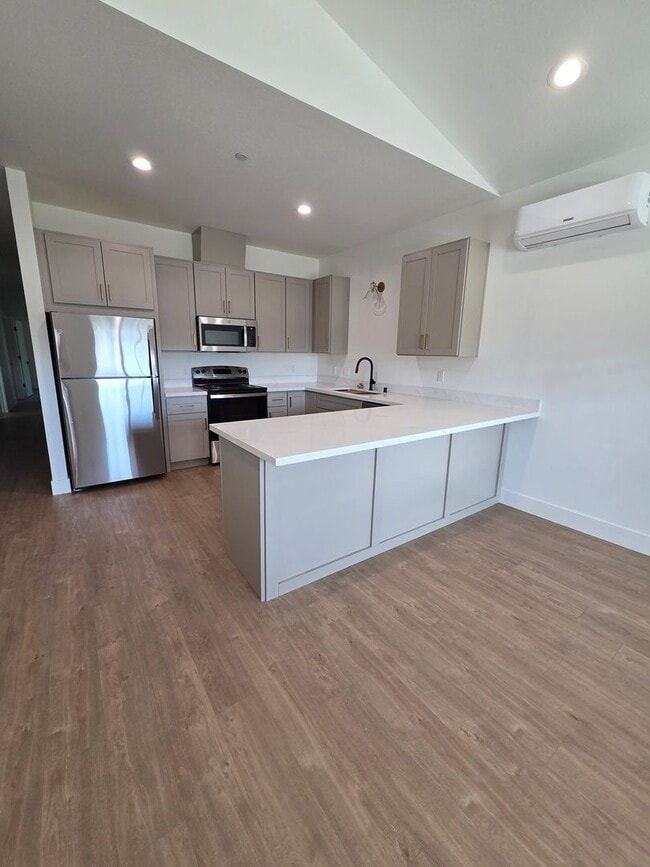 Building Photo - Brand New Build on Old Alturas - ALL Electric with City of Redding Solar!