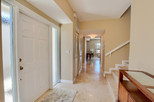 Foto del edificio - 800 Greensward Ct