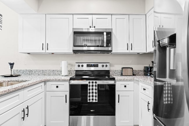 Photo - 4401 SW 21st Ln Townhome