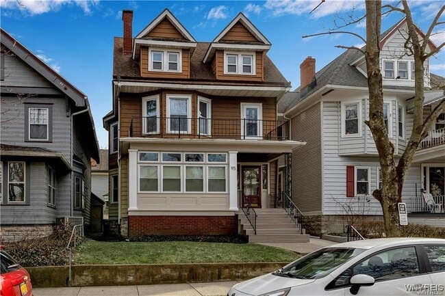 Foto del edificio - 95 Inwood Pl