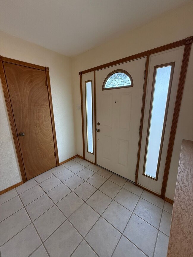 Foto del edificio - 2719 Topley Ave