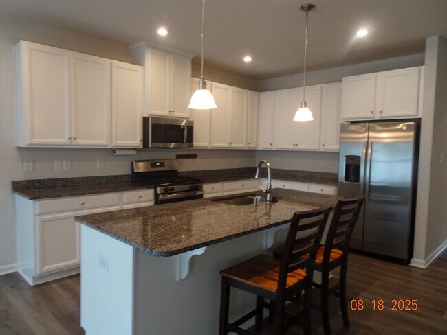Foto del edificio - 3 Bedrooms, 2.5 Bathrooms Townhouse Rental