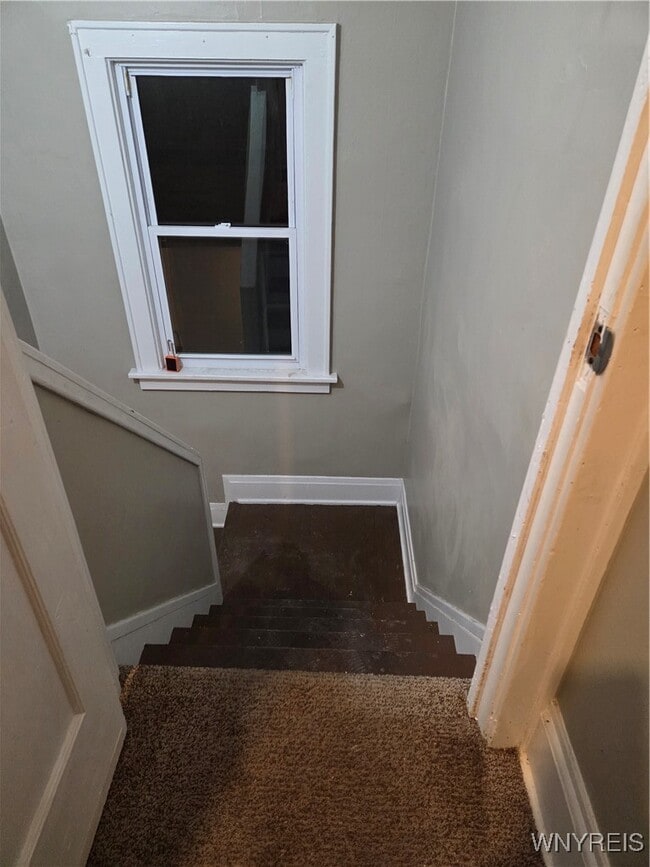 Building Photo - 626 Lisbon Ave