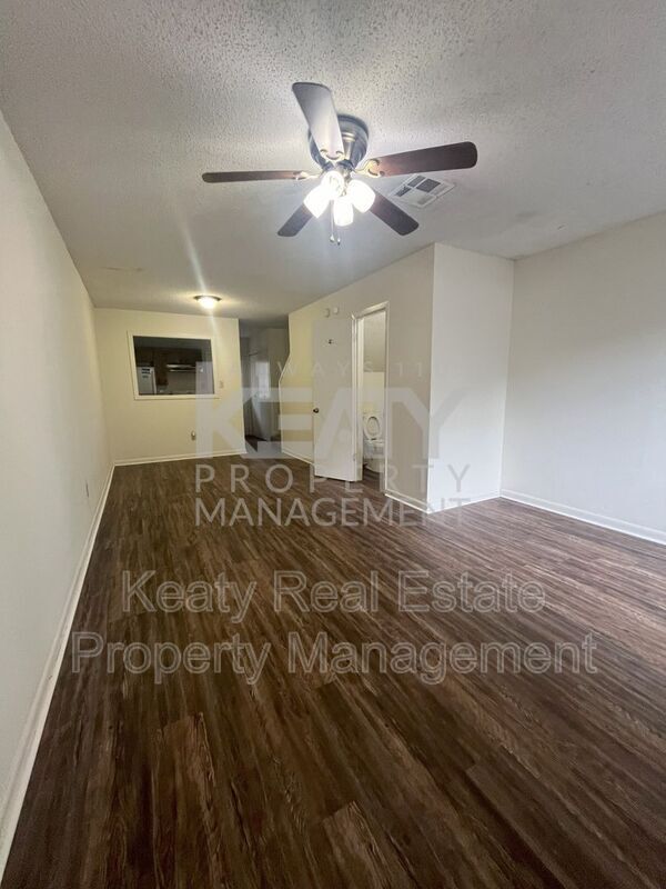 Foto del edificio - 125 Country Ln