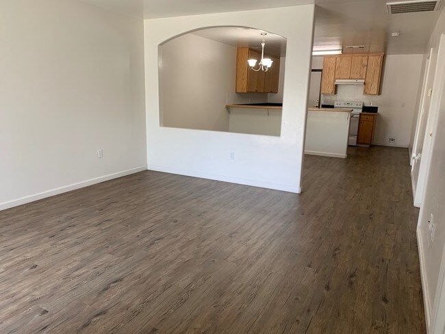 Foto del edificio - 411 N Park St