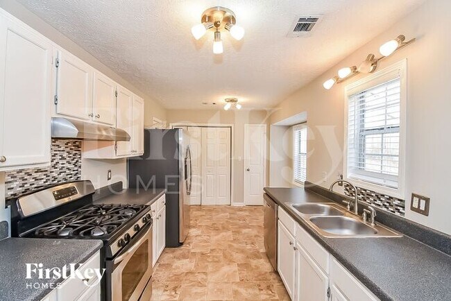 Building Photo - 3765 Willow Ridge Rd