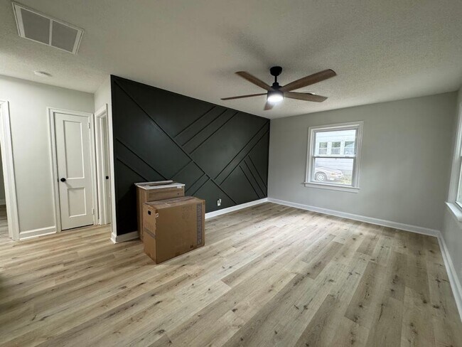 Foto del edificio - Charming Newly Renovated Home in Greensbor...